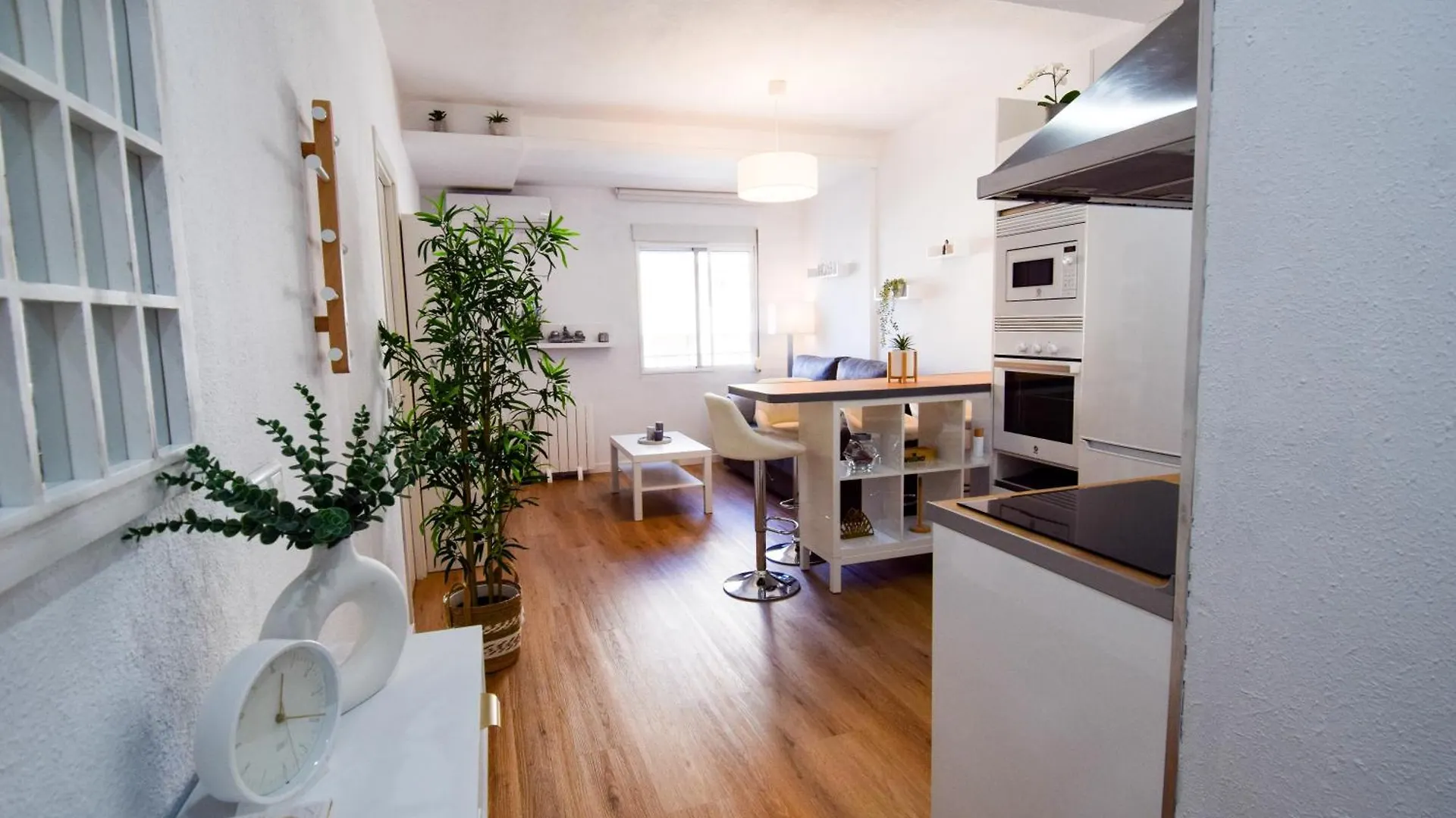 Torremolinos. Plaza De Andalucia Apartment