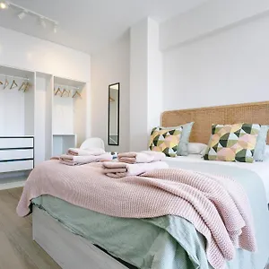 Apartment Sunstay Cruz Loft, Torremolinos